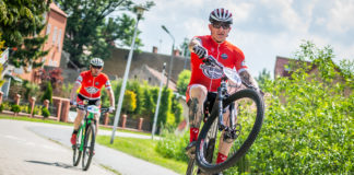 Arkadiusz Petka z Klubu Kolarskiego Lew Lębork zwyciężył na królewskim dystansie Krzyżackiej Historii w Szczytnie.