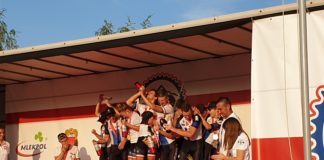 Trenerzy i ich podopieczni na Mistrzostwach Polski w Mrągowie