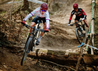 Ondrej Cink i Bartłomiej Wawak z KROSS ORLEN Cycling Team w czołówce wyścigu we Włoszech