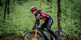 Jesienią jazda rowerem jest bezpieczniejsza niż samochodem, o ile korzystamy z wyznaczonych ścieżek – mówi Maja Włoszczowska