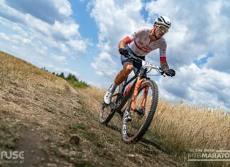 Medaliści Mistrzostw Polski w walce o zwycięstwo w Psarach. Bike Atelier MTB Maraton